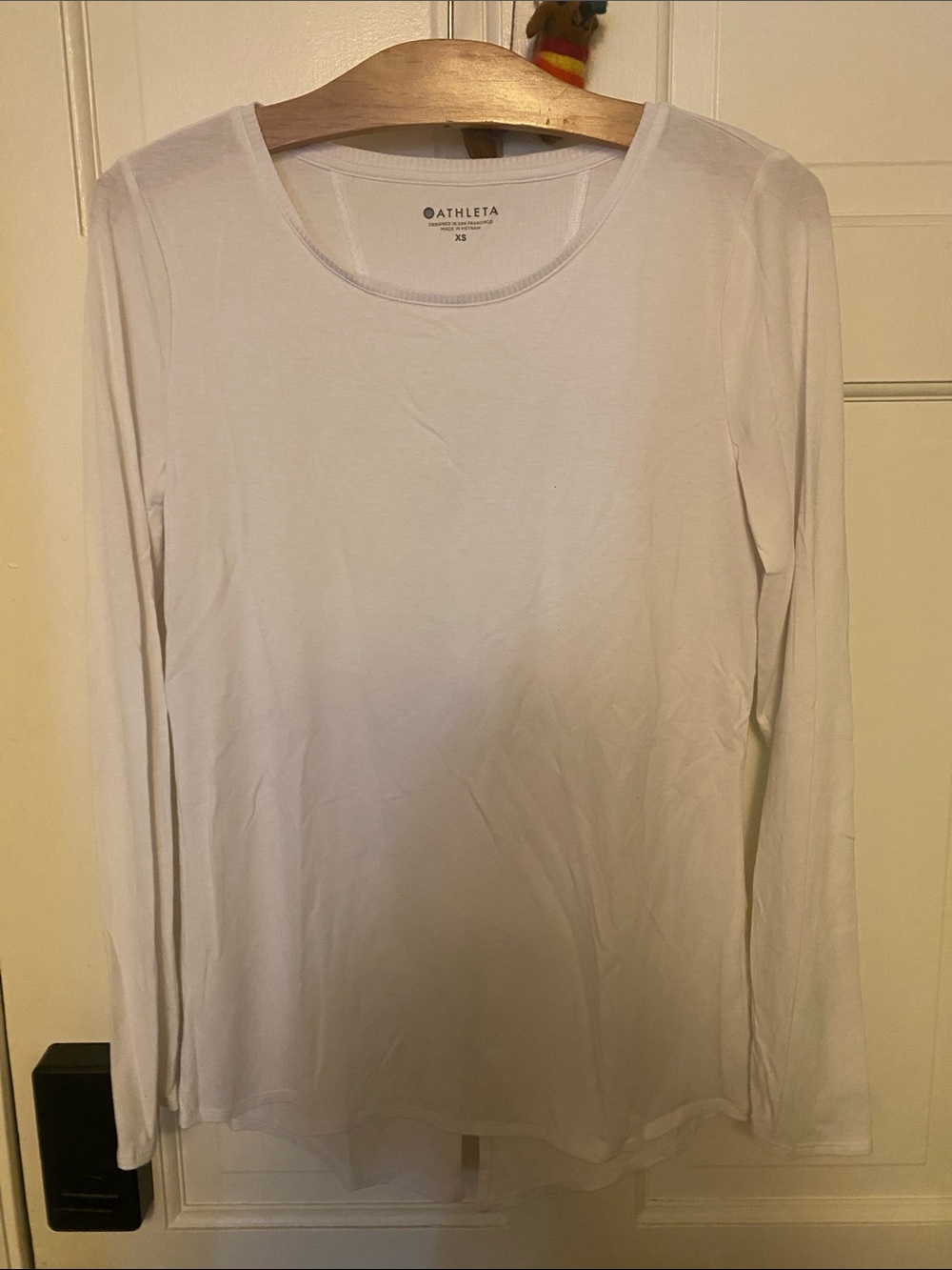 Athleta White Long-Sleeve Scoop Neck Performance Tee